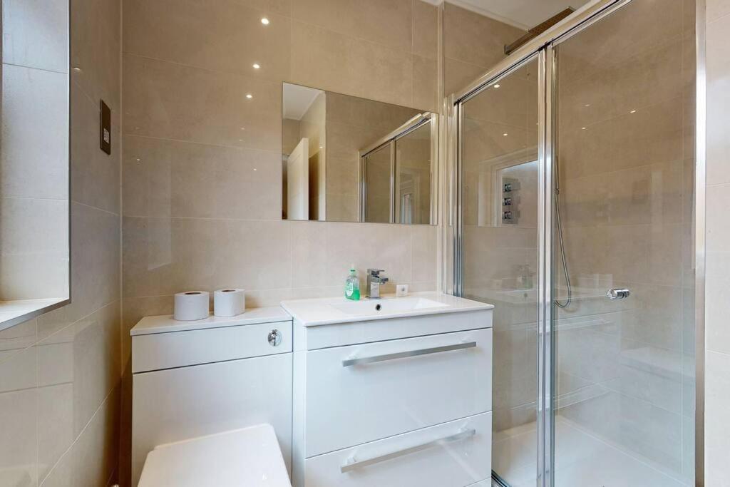 Elegant 2Bed Flat 10Min To Wimbledon Tennis Courts London Exterior foto